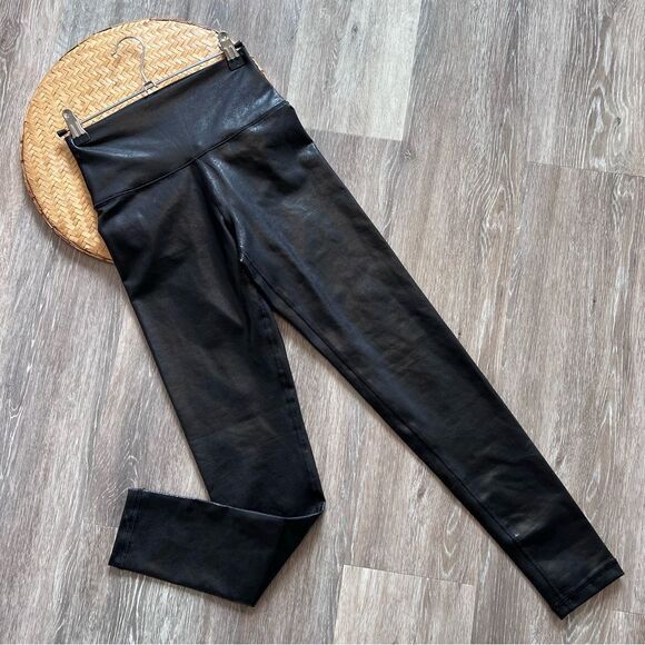 Aerie offline faux leather crackle leggings - Picture 2 of 6